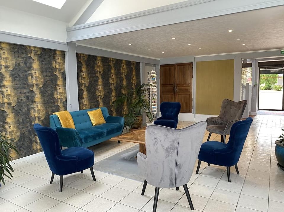Logis Hotel Restaurant - Le Clos Deauville Saint Gatien Hotel in Normandy