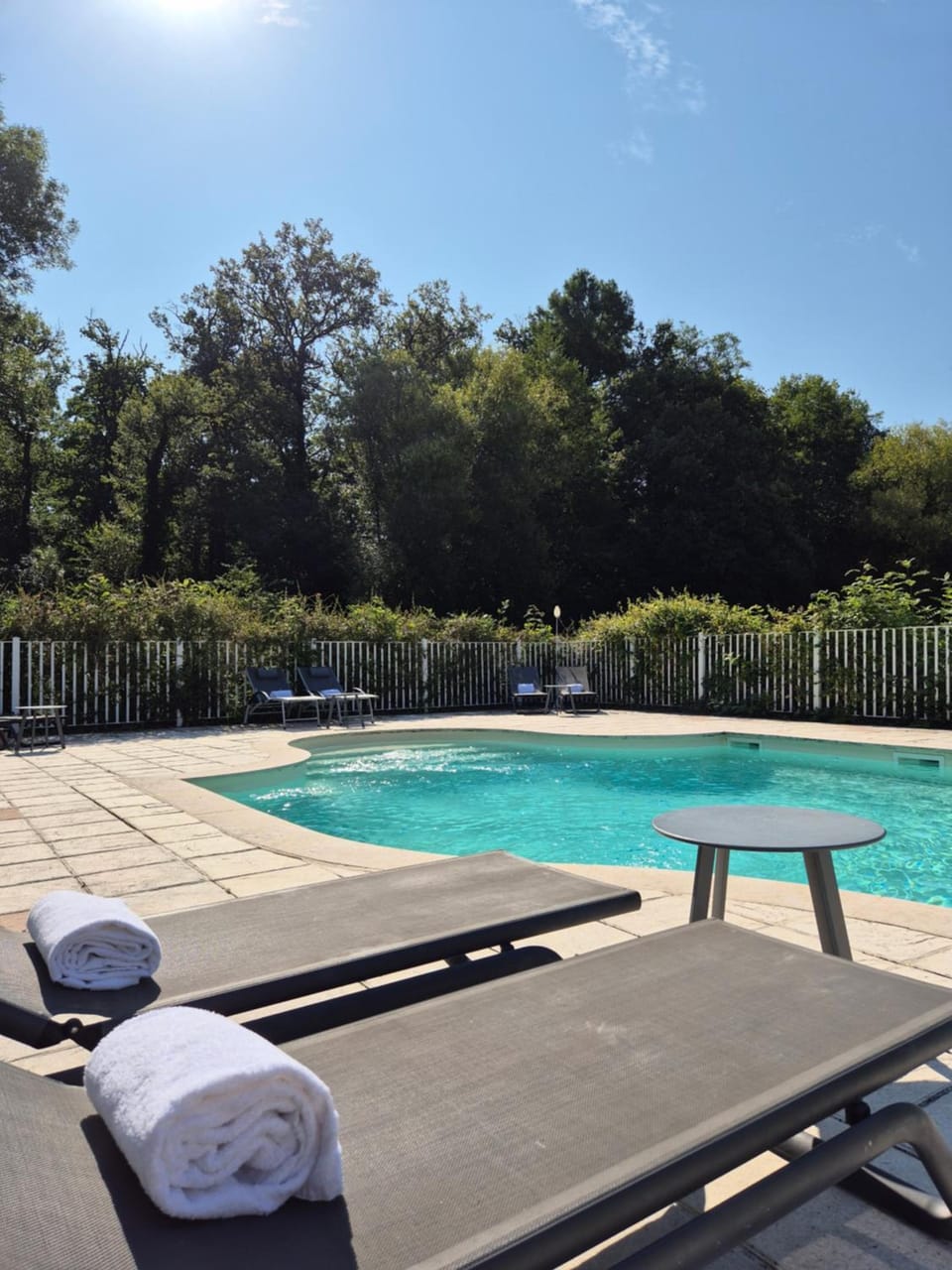 Hostellerie Du Chateau Les Muids Hotel in Chaumont-sur-Tharonne