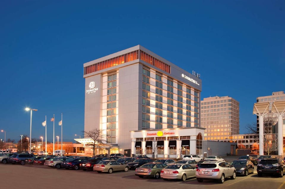 DoubleTree by Hilton Chicago - North Shore Conference Center Hotel in Skokie