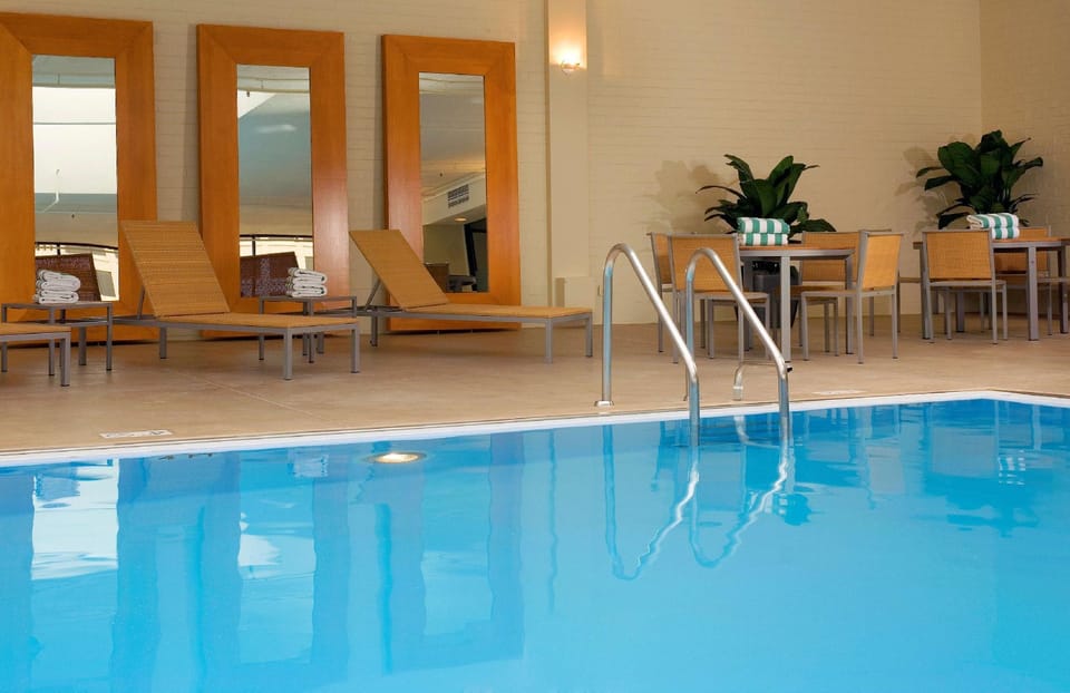DoubleTree by Hilton Chicago - North Shore Conference Center Hotel in Skokie