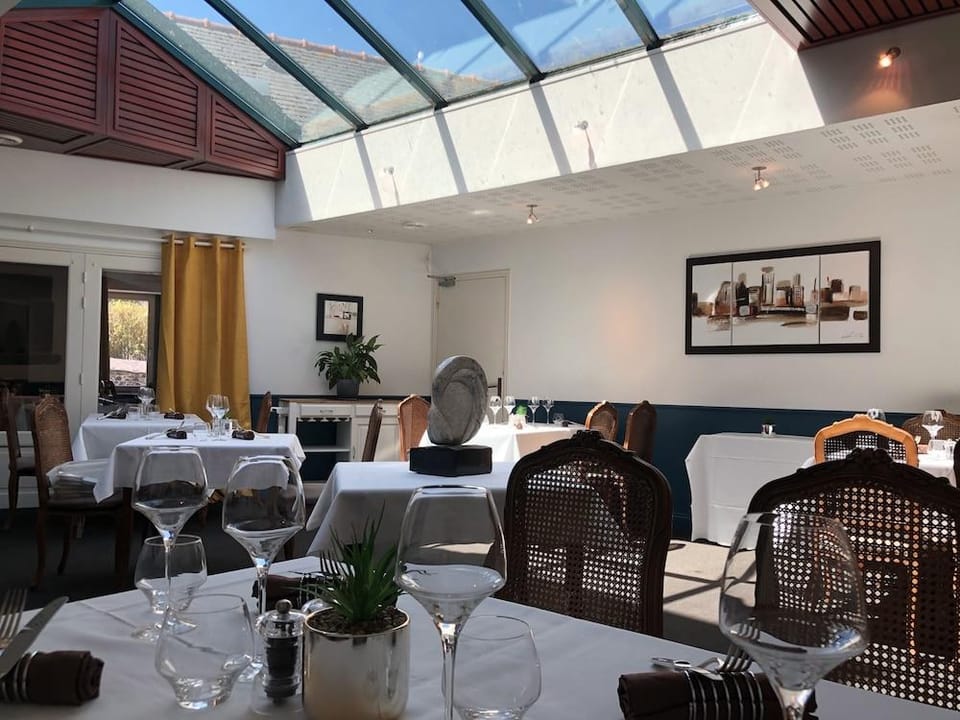 Logis Auberge Saint Thegonnec & son Restaurant Hotel in Finistere