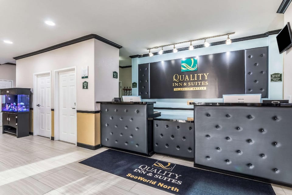 Quality Inn & Suites SeaWorld North Hotel in San Antonio
