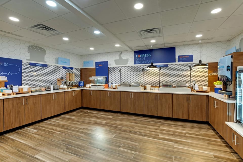 Holiday Inn Express Nashville-Opryland By IHG Hotel in East Nashville