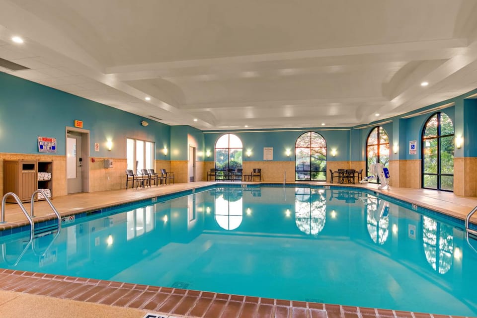 Holiday Inn Express Nashville-Opryland By IHG Hotel in East Nashville
