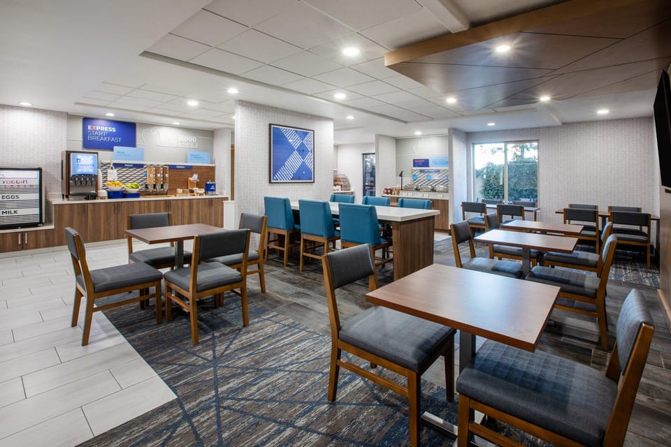 Holiday Inn Express & Suites Lathrop by IHG Hotel in Manteca