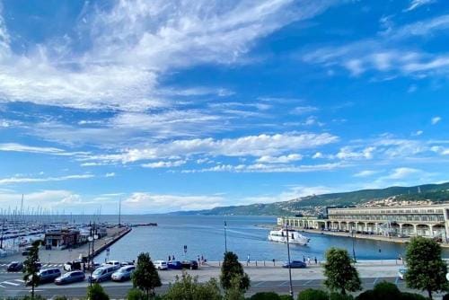 Five Flowers Guest House Hotel in Trieste