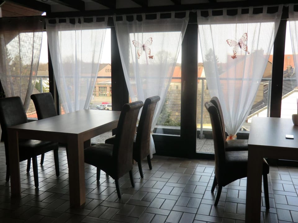 Shared lounge/TV area