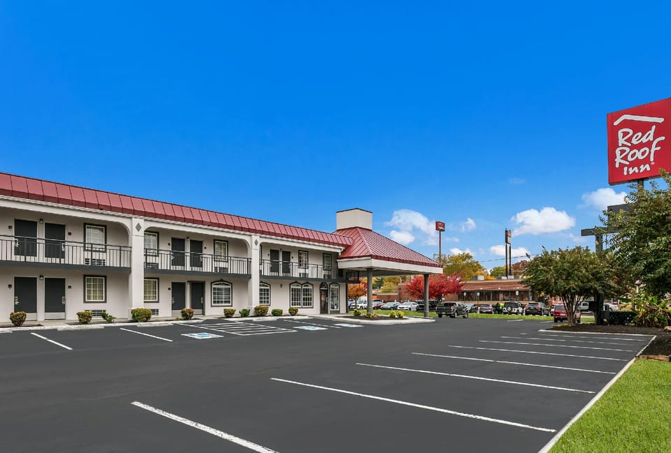 Red Roof Inn Knoxville North - Merchants Drive Hotel in Knoxville