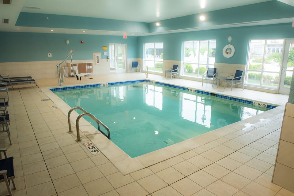 Holiday Inn Express and Suites Louisville N Jeffersonville By IHG Hotel in Jeffersonville