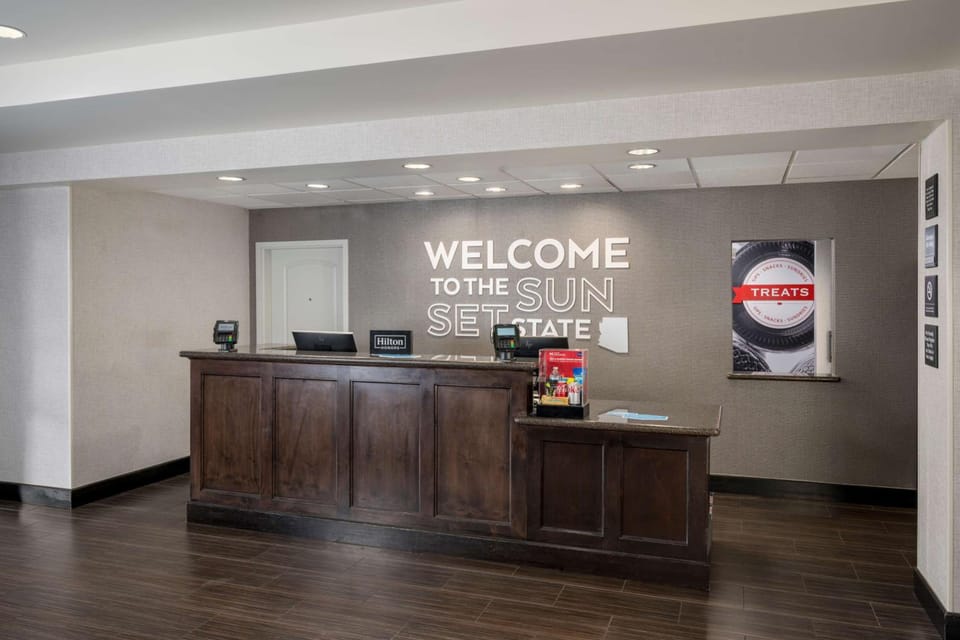 Hampton Inn & Suites Phoenix North/Happy Valley Hotel in Phoenix