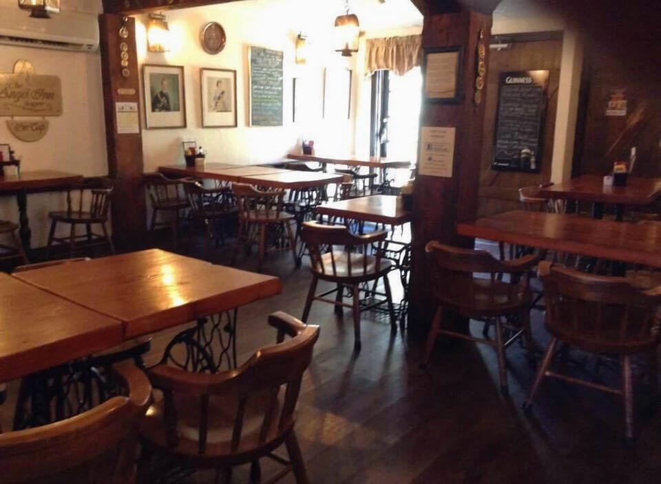 The Olde Angel Inn Hotel in Niagara-on-the-Lake