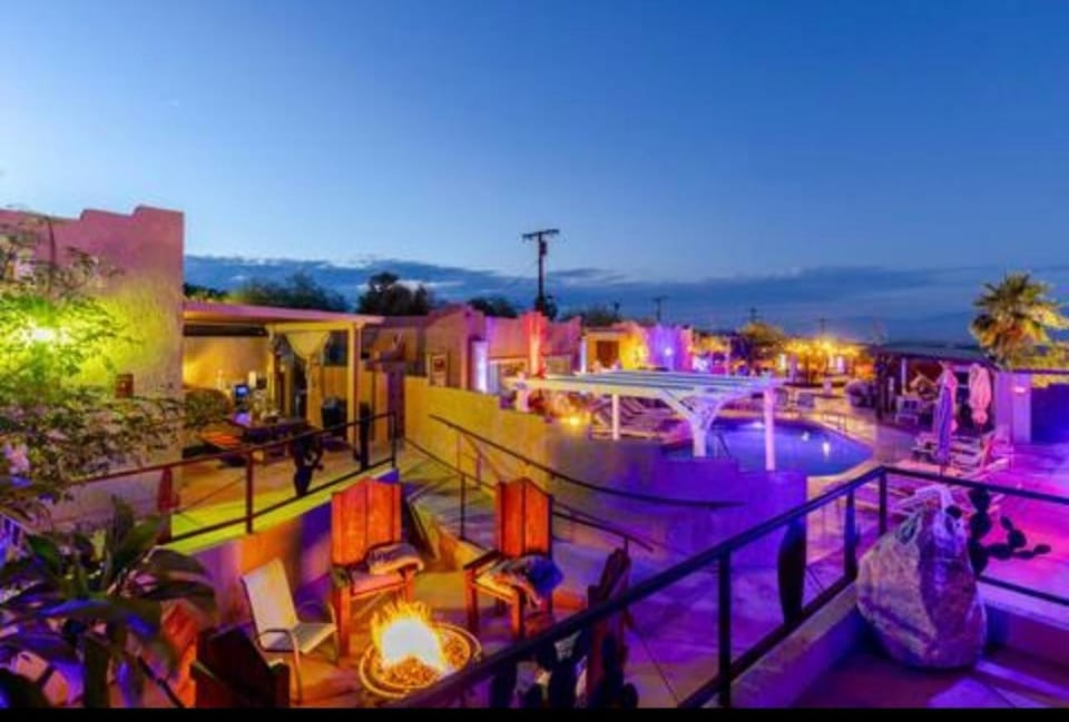 MI KASA HOT SPRINGS Clothing Optional,420 Friendly,Adults Only, Hotel in Desert Hot Springs