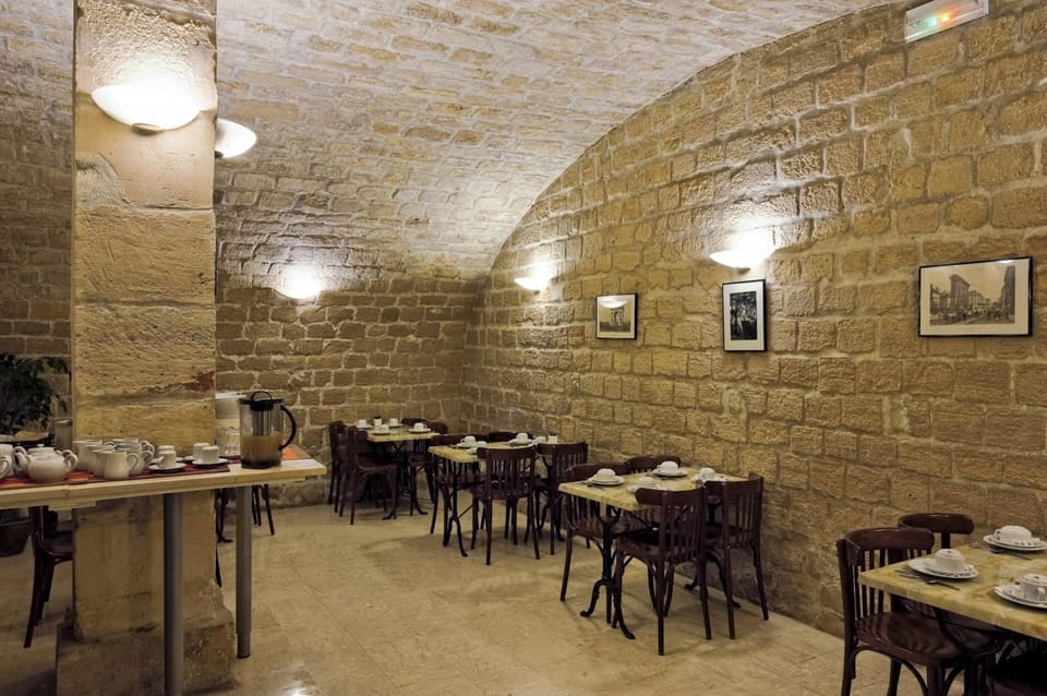 Coffee shop