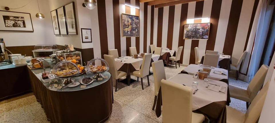 Restaurant (Private room)