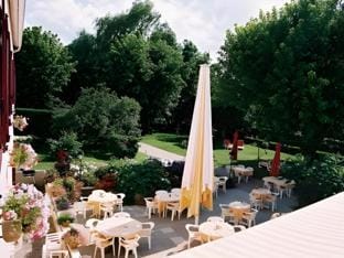 Hotel Les Fleurs Hotel in Bourgogne-Franche-Comté