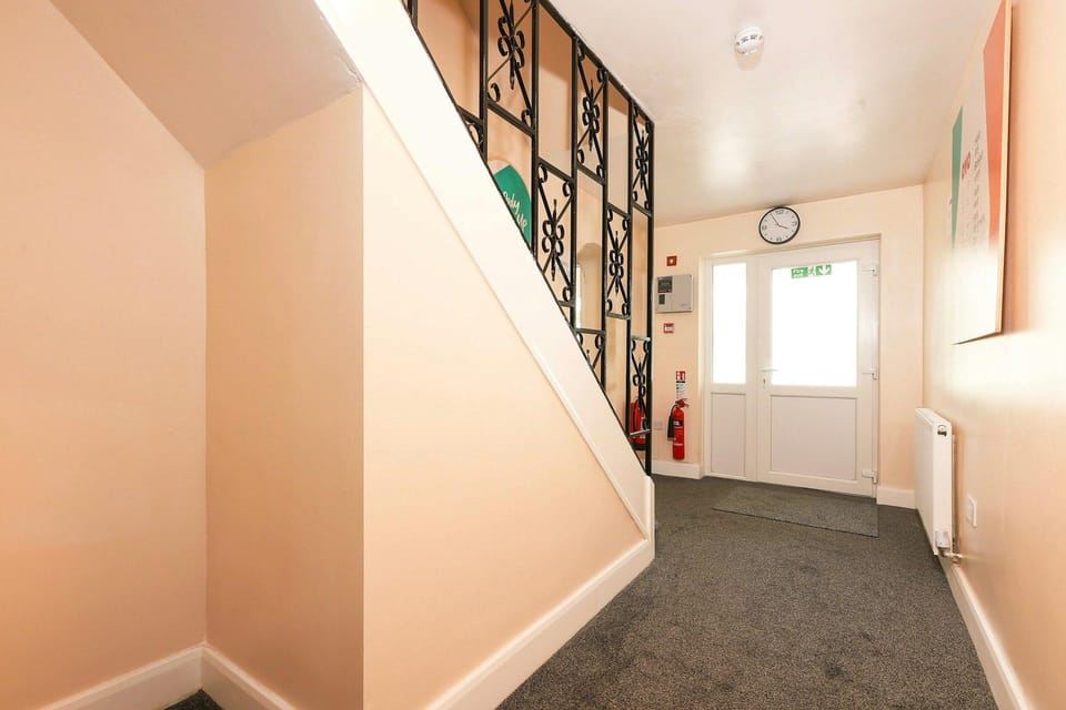 OYO Honeycroft Lodge Hotel in Uxbridge