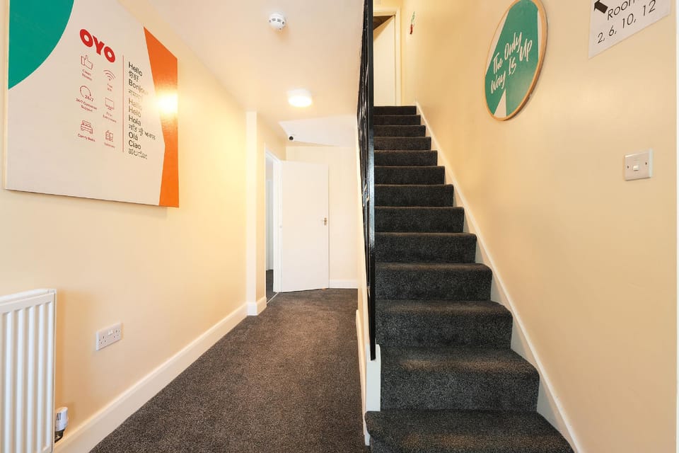 OYO Honeycroft Lodge Hotel in Uxbridge