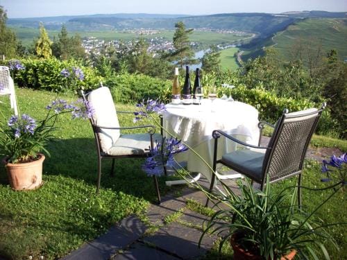 Gastehaus-Weingut Loersch Hotel in Trier-Saarburg