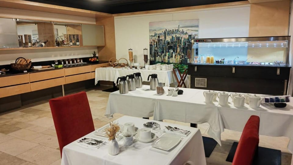 Hotel-Restaurant le Chateau de Besseuil, Macon Nord - Teritoria Hotel in Bourgogne-Franche-Comté