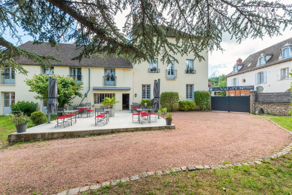 Hostellerie du Val d'Or Hotel in Bourgogne-Franche-Comté