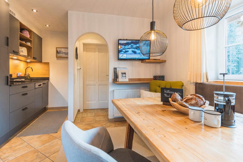 Dorfchalets & Apartments - in Kaprun centre including FREE entry Tauern Spa and Summer Card Hotel in Piesendorf