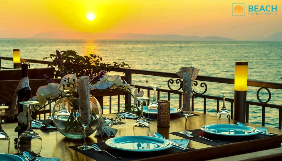 Beach Hotel Plaza Drasnice - Makarska Riviera Hotel in Split-Dalmatia County
