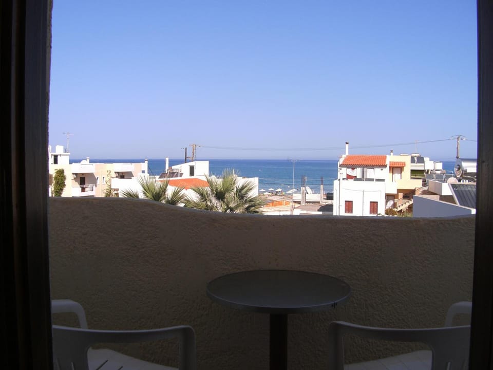 Lia Sofia Apartments Hotel in Stalida