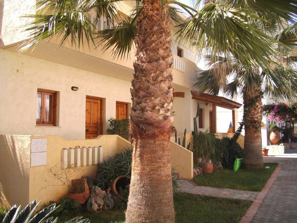 Lia Sofia Apartments Hotel in Stalida