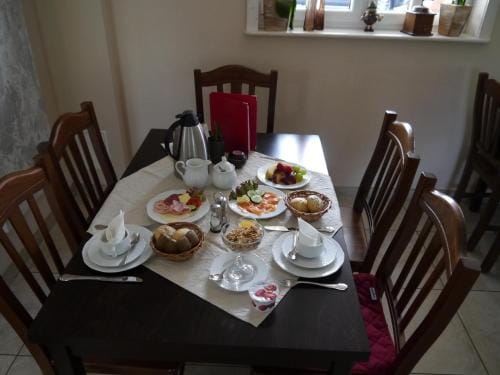 Cafe im Hof- Bed & Breakfast Hotel in Thuringia, Germany