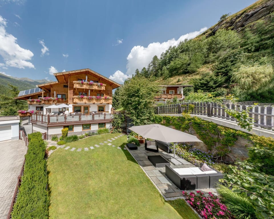 Aliona Apart Hotel in Soelden