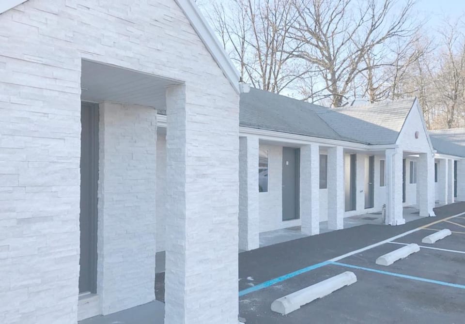 Ramsey Inn & Suites Motel in Mahwah