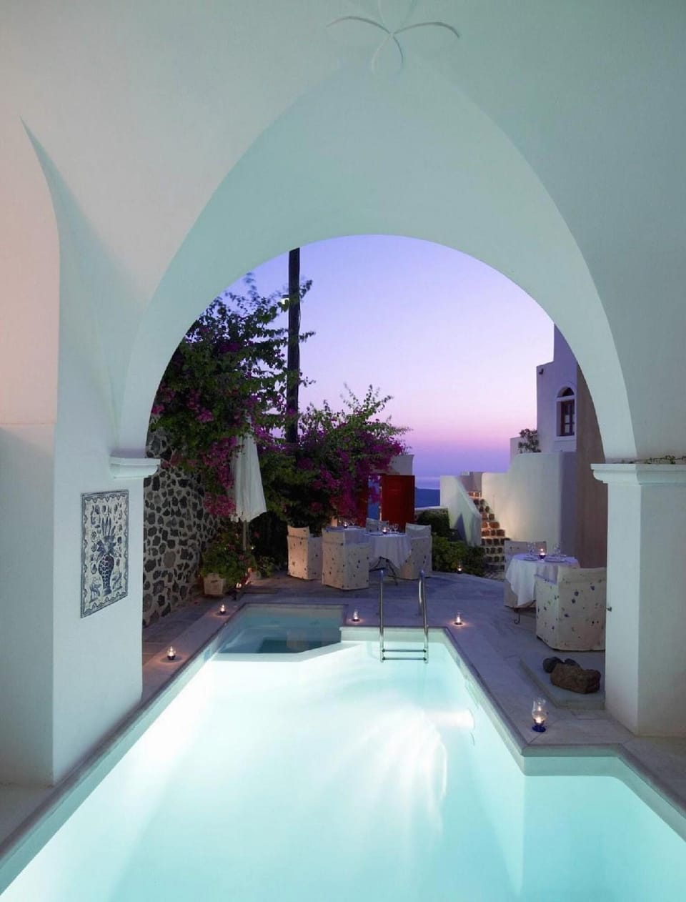 Aigialos Luxury Traditional Settlement Hotel in Thera