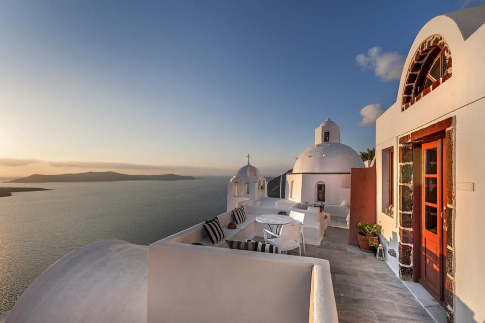 Aigialos Luxury Traditional Settlement Hotel in Thera