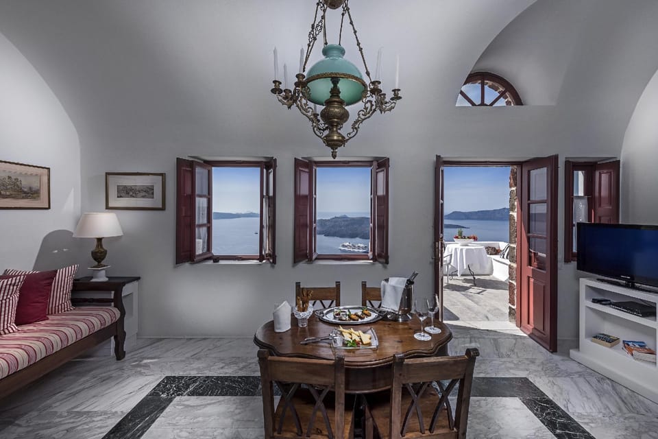 Aigialos Luxury Traditional Settlement Hotel in Thera
