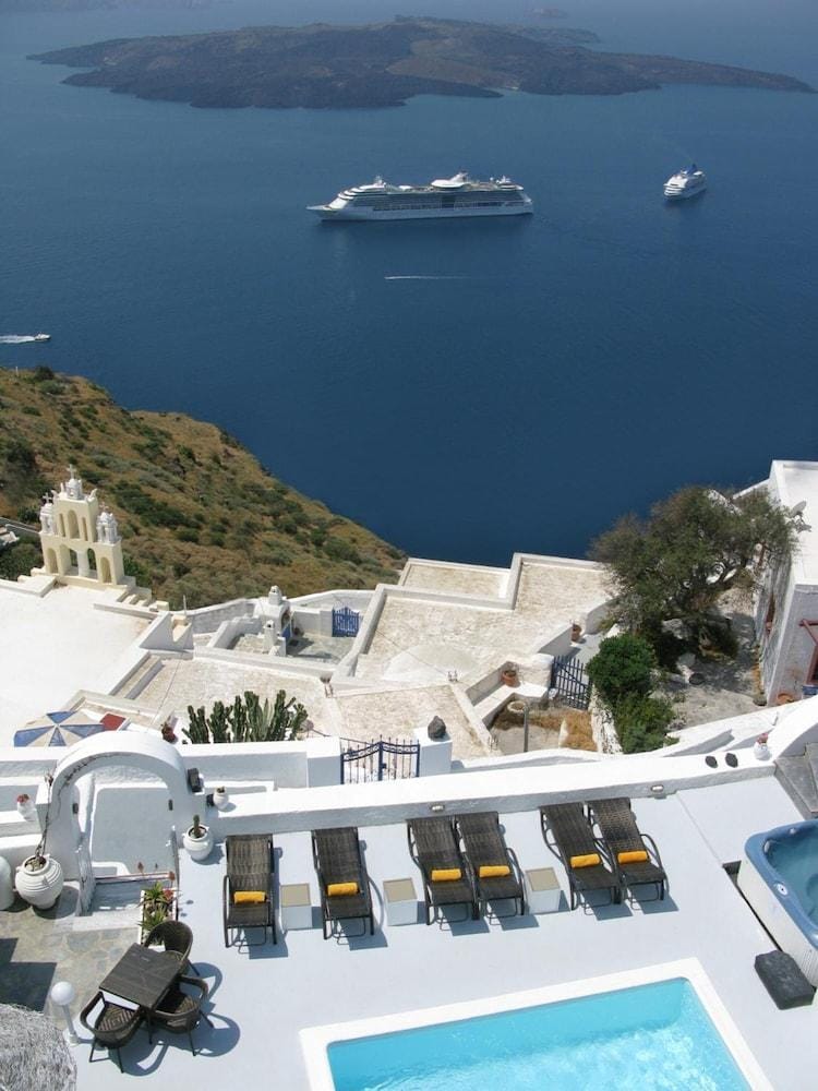 Nomikos Villas Apartment hotel in Thera