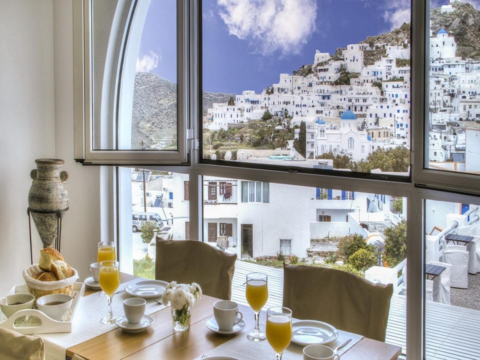 Avanti Hotel in Decentralized Administration of the Aegean