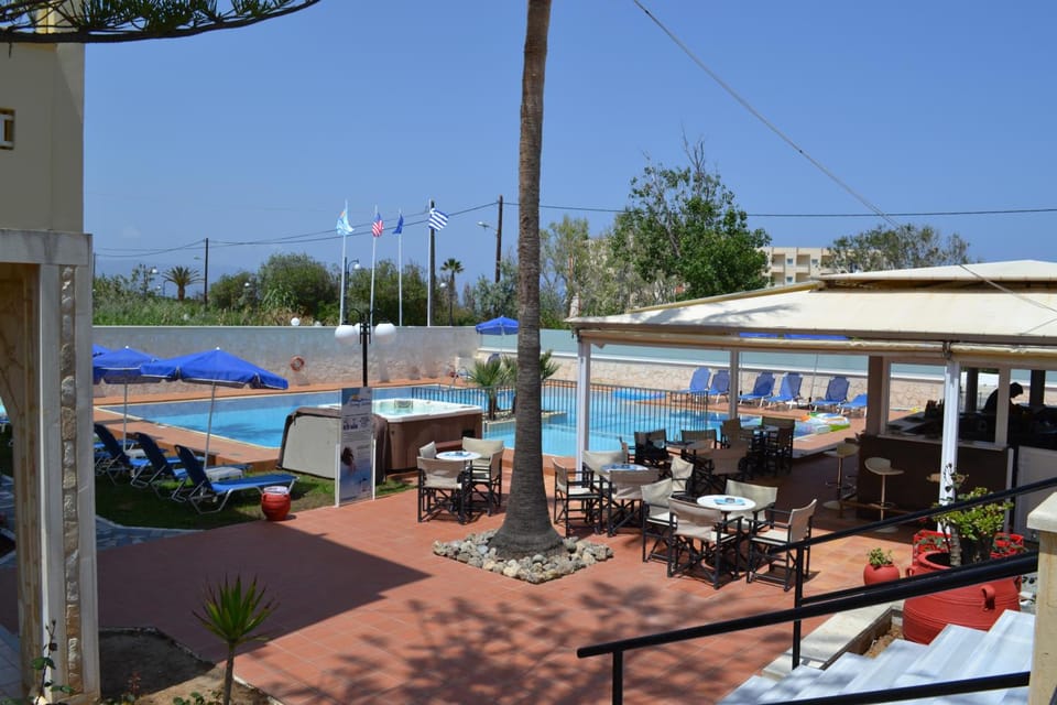 Sunny Suites Apartment hotel in Crete