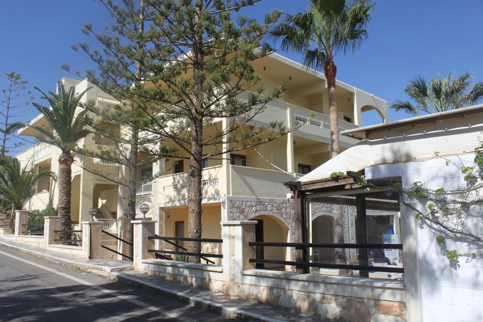 Sunny Suites Apartment hotel in Crete