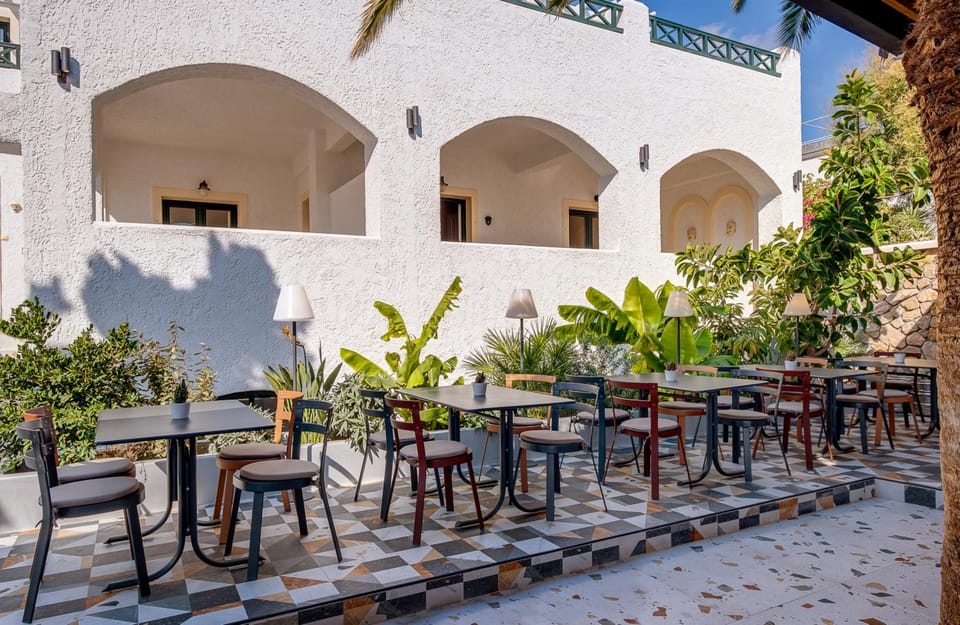 Sellada Beach Hotel Hotel in Perissa