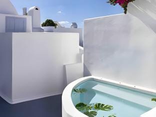 Cliff Side Suites Hotel in Thera