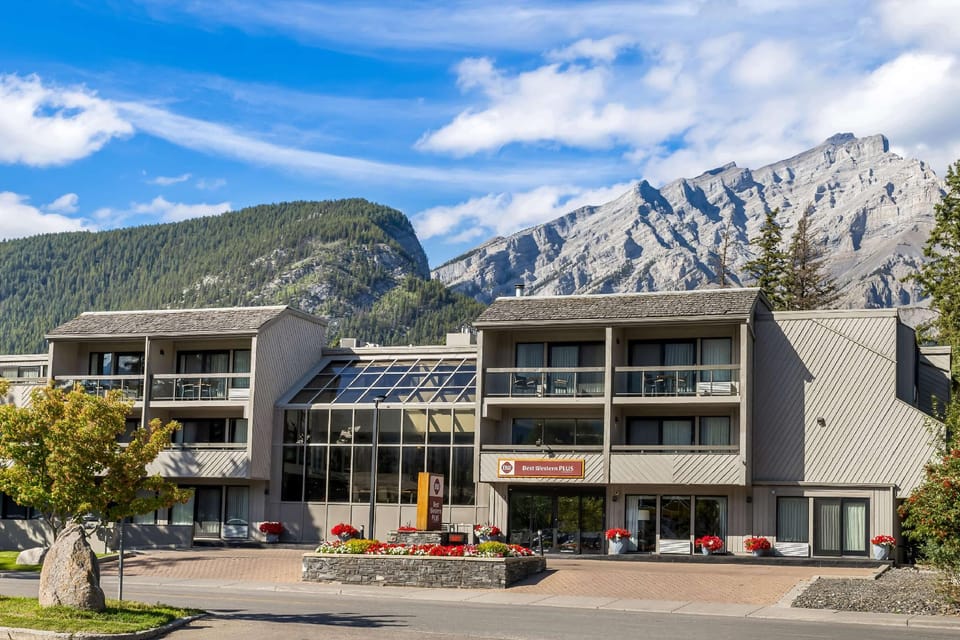 Best Western Plus Banff International Lodge Hotel in Banff
