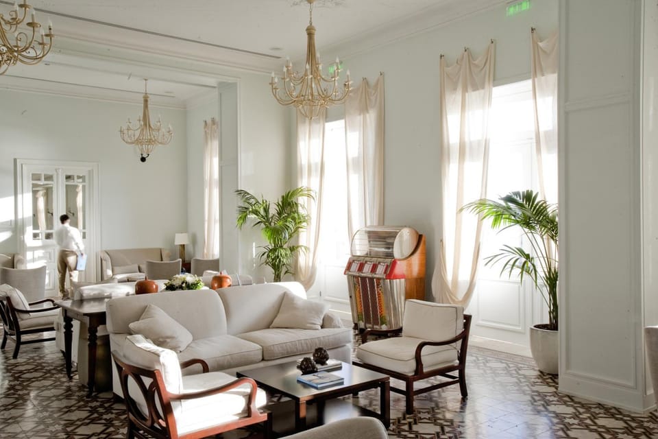 Shared lounge/TV area