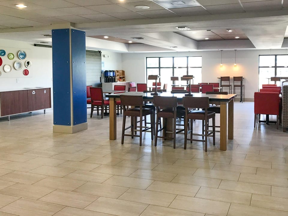 Holiday Inn Express Hotel & Suites Lubbock West By IHG Hotel in Lubbock