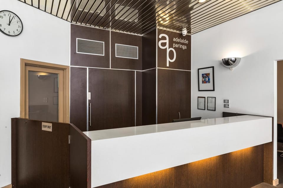 Adelaide Paringa Hotel in Adelaide
