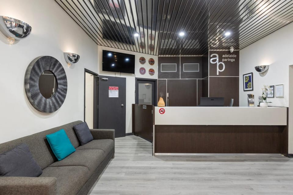 Adelaide Paringa Hotel in Adelaide