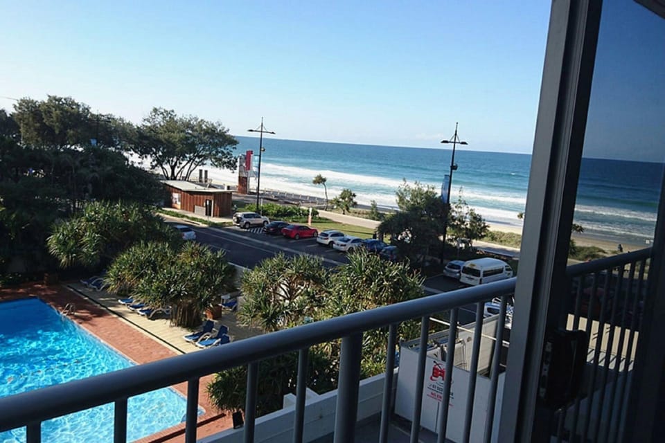 Chateau Beachside Resort Apartment hotel in Surfers Paradise
