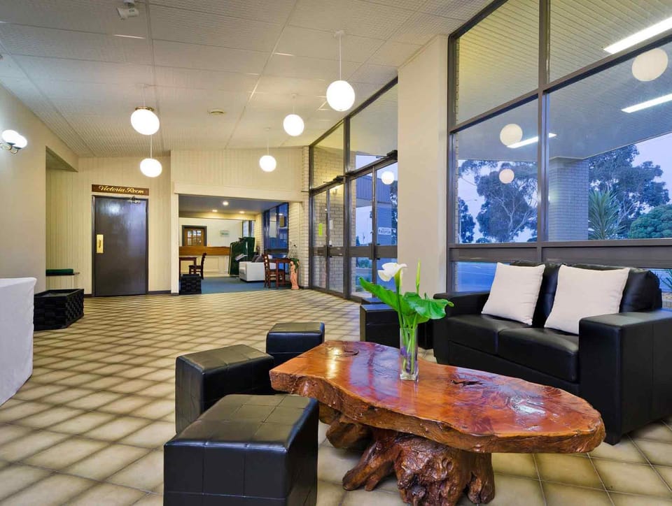The Reserve Hotel Hotel in Victoria