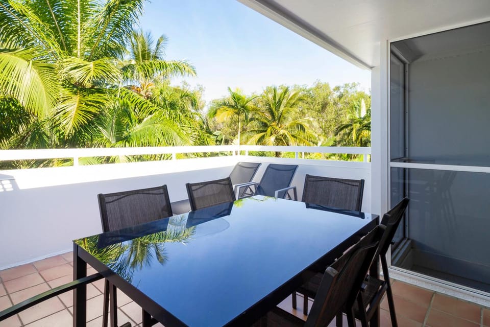 The White House Apartment hotel in Port Douglas