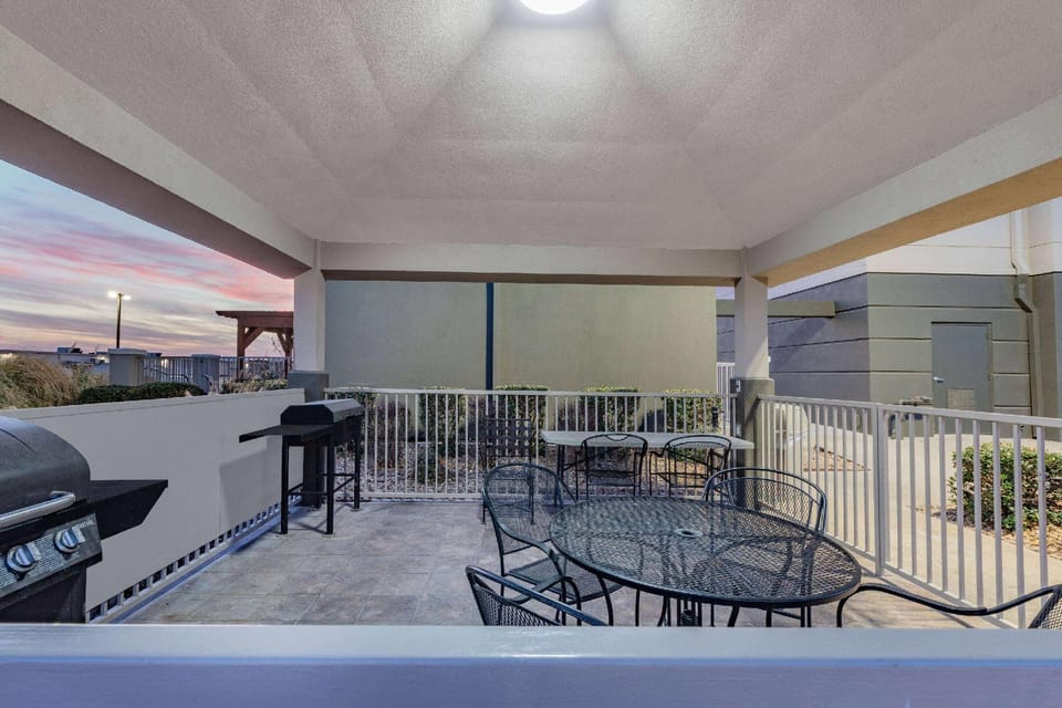 Hawthorn Extended Stay by Wyndham Ardmore Hotel in Ardmore