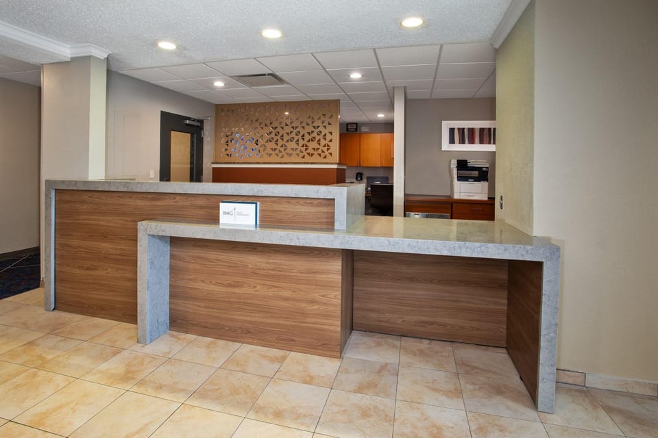 Candlewood Suites Kenosha – Pleasant Prairie by IHG Hotel in Pleasant Prairie